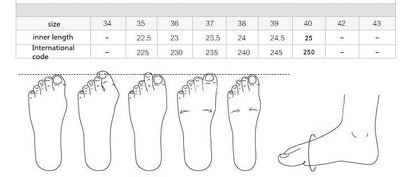 Helle, flache, spitze Pumps zum Hineinschlüpfen