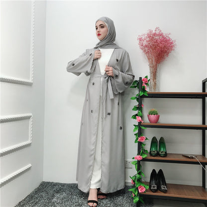 Besticktes islamisches Cardigan-Gewandkleid